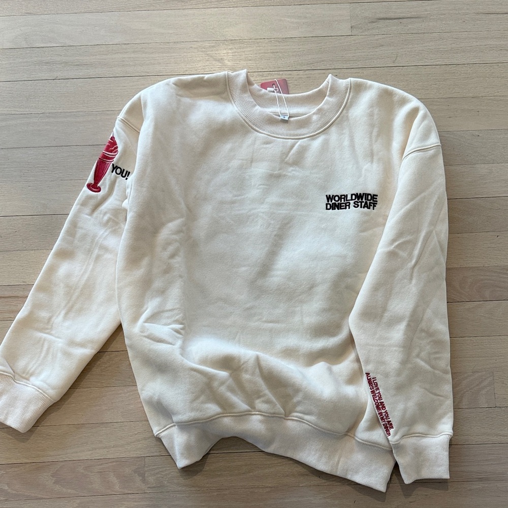 Worldwide Diner Staff Cream Sweatshirt Size Small new